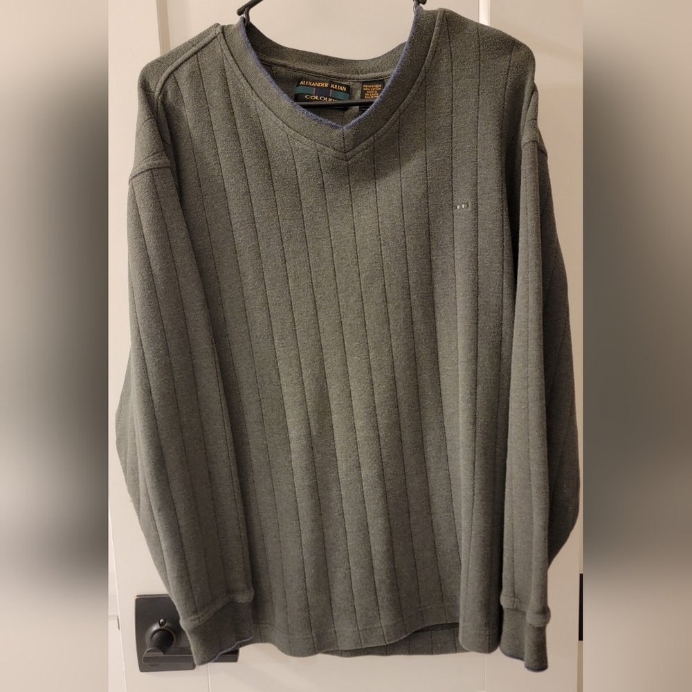 Alexander Julian V-Neck Sweater in Olive